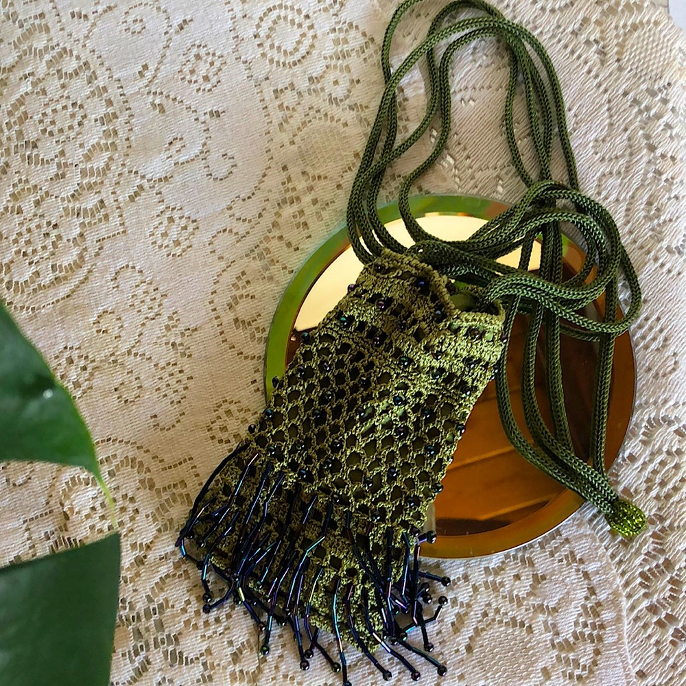 Crocheted and beaded tiny purse, cinch top…green and purple tones…lined in green - Picture 3 of 7